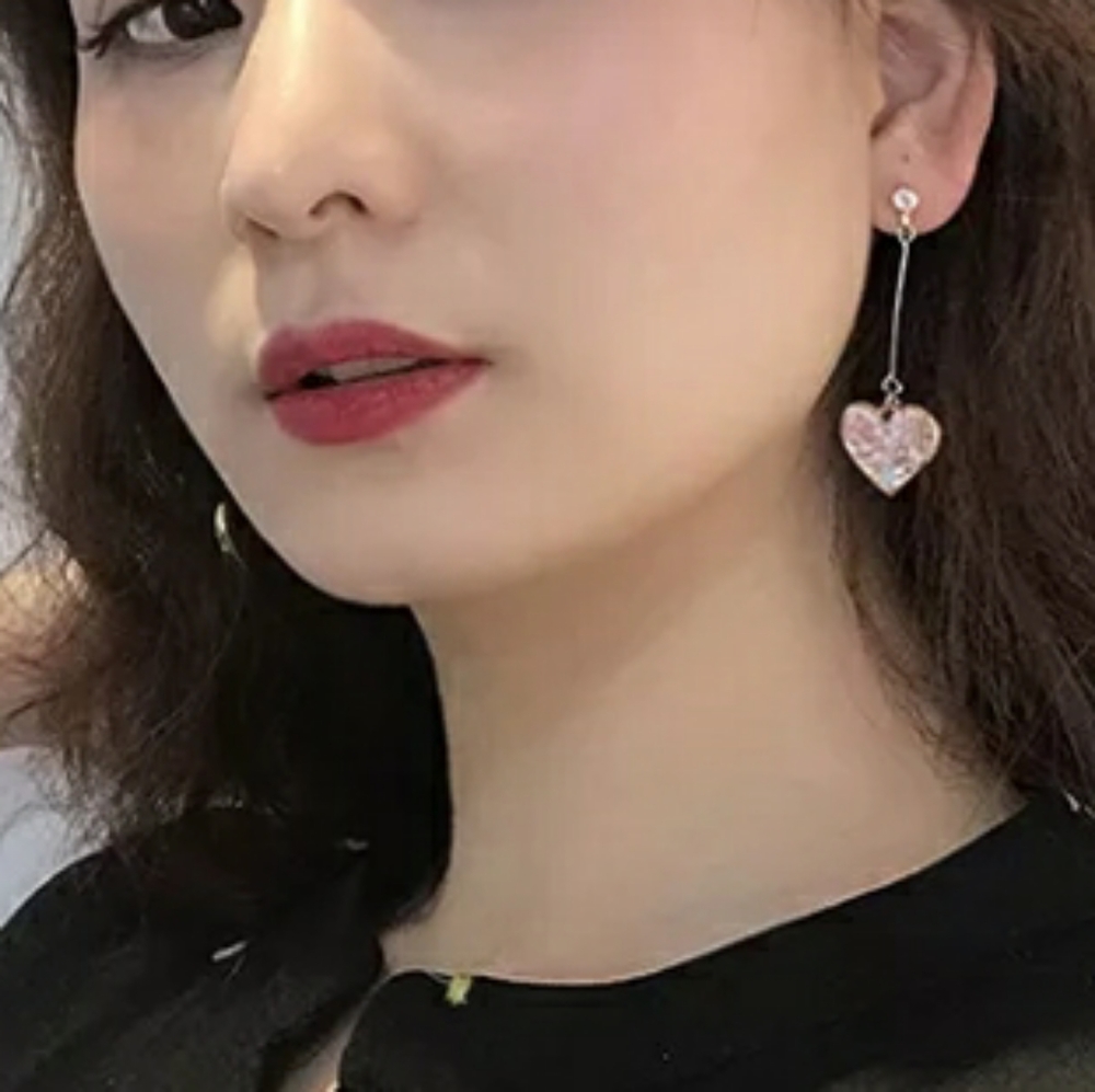 Beautiful Heart Earrings ๐๐๐๐๐ - Picture 3 of 4